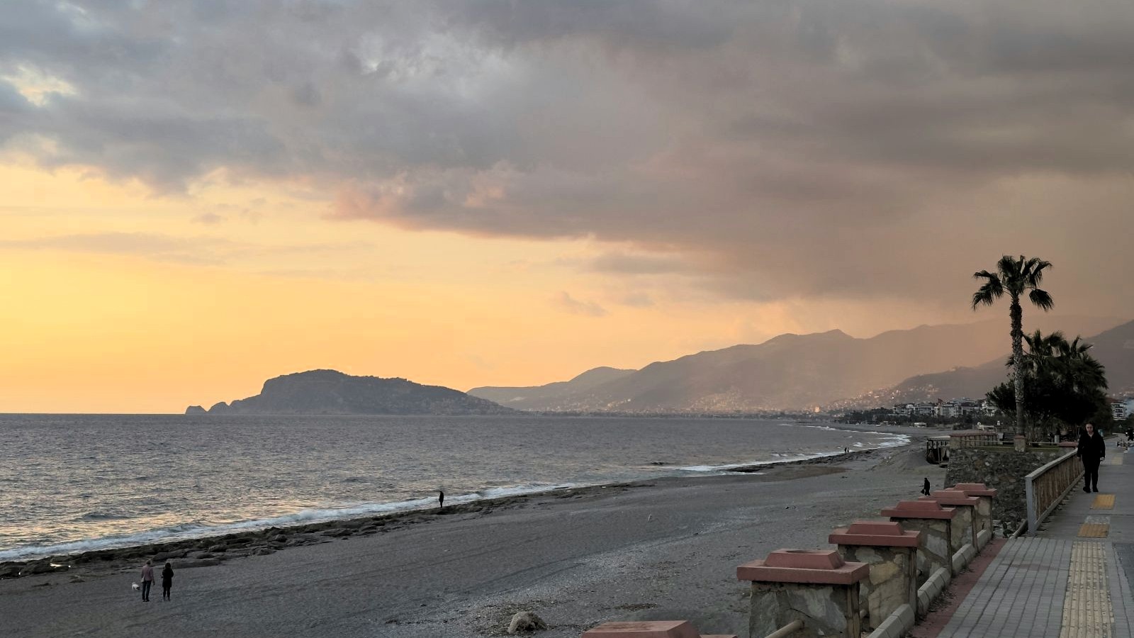 kleopatra alanya beach